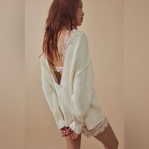 NWOT Still A Fan Pullover